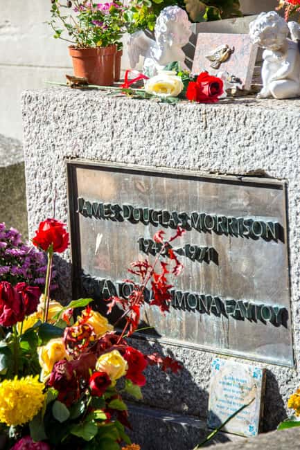 Père Lachaise Cemetery Tour, Tales from the Graves & Crepes - Guide Quality: The Difference You’ll Feel on the Ground