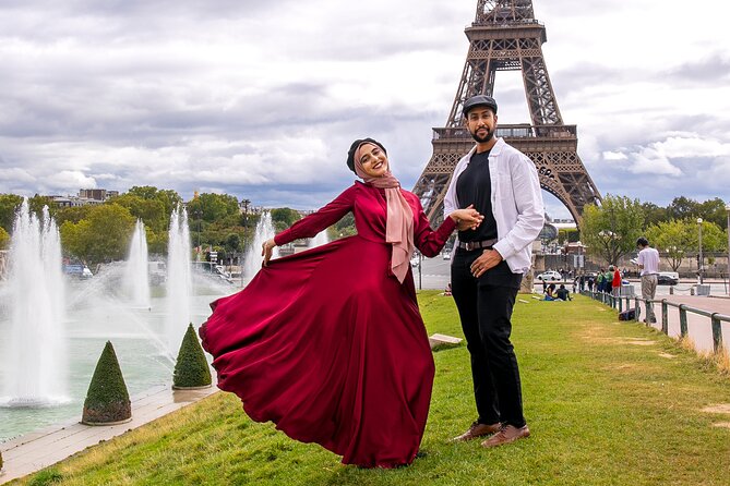 Photo Session Around Eiffel Tower - Price and value: what $144.49 per group really buys