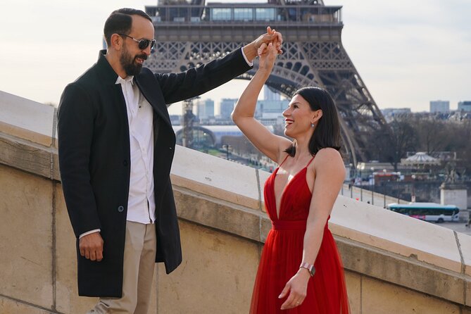 Photo Session in Paris - Photographer at the Eiffel Tower - Why Trocadéro gives you the best Eiffel Tower look