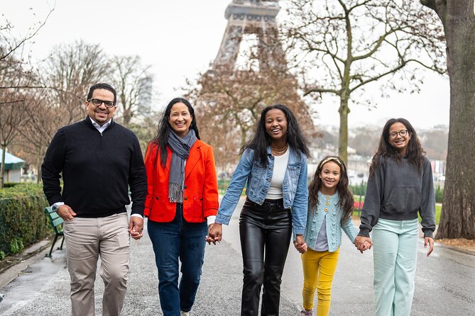 Photo shoot in the Eiffel Tower area - Who should book this Eiffel Tower photo shoot