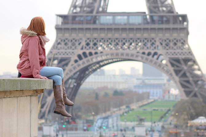 Photoshoot in Paris - Stop 2: Seine River + Eiffel Tower for that romantic Paris vibe
