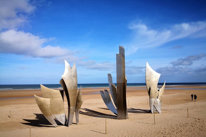Pointe du Hoc,Omaha Beach, American Cemetery - Day trip from Paris to Normandy - Omaha Beach photo stops: Signal of the Liberation and The Braves