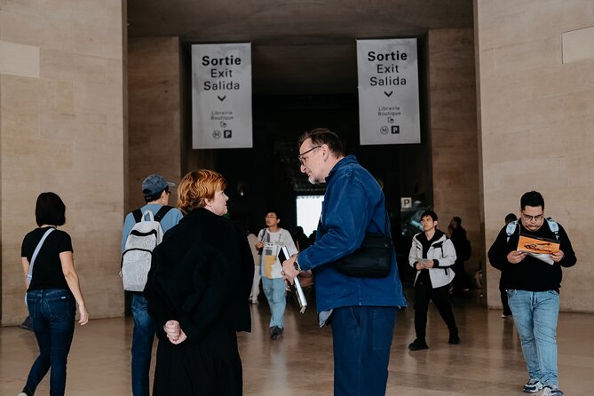 Priority ticket without waiting for the Louvre Museum - When the guide is on point: Ilyas and Elias in the real world