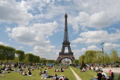 Private 4-hour city tour of Paris with driver and official guide - Pickup, car time, and the practical rhythm of the day