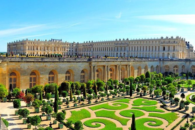 Private 5-hour round transfer to Versailles from Paris. Best offer! - Trianon and Marie-Antoinette’s village: where the pace changes