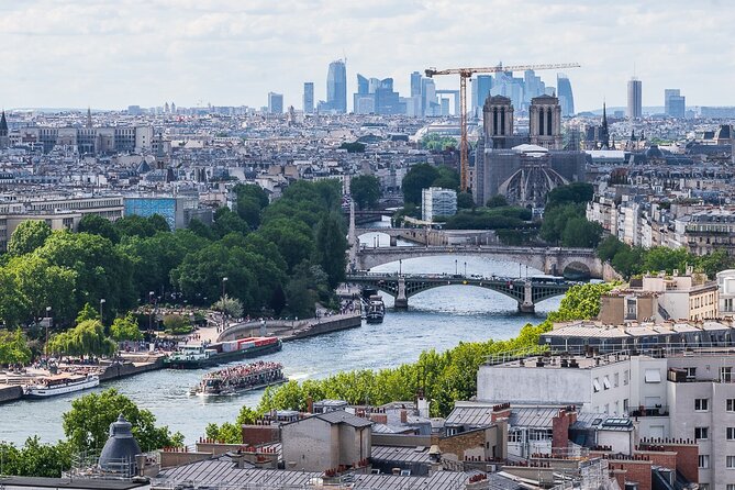Private Boat Trip in Paris - Timing is the magic: Eiffel Tower views when the lights turn on