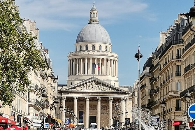 Private car with a driver in Paris - A half-day chauffeur in Paris: 4 hours of control