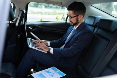 Private car with a driver in Paris - Pickup and meeting points: the small details that matter