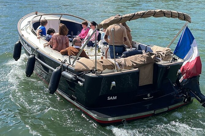 Private cruise in Paris - A private Seine cruise that feels like a moving front row