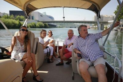 Private cruise with Paris water way - Where it starts: Quai François Mitterrand and what to expect when you board