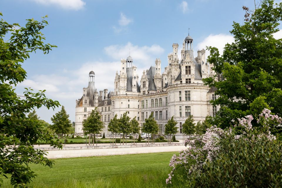 Private Day Tour to Loire Valley Castles & Wines from Paris - Comfort Details That Matter: Private Van, Warm Layers, and English Audio