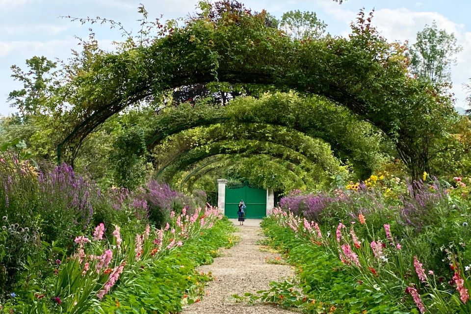 Private Giverny Monet’s House & Gardens Trip from Paris - Lunch Logistics and a Rain-Smart Plan