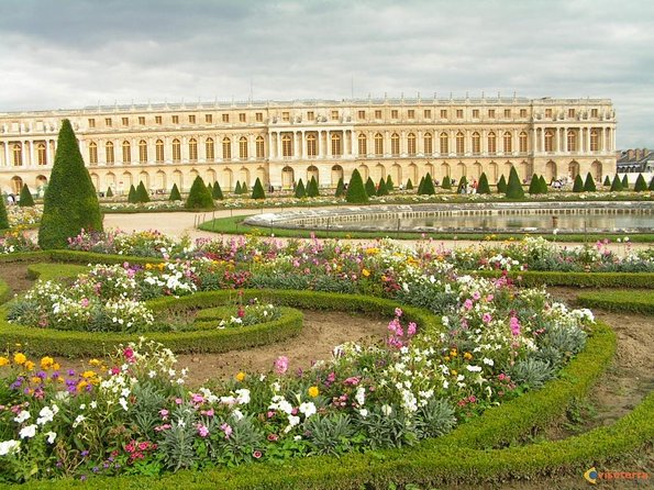 Private Giverny & Versailles Day Trip with Lunch & Hotel Transfers from Paris - Versailles first: what you’ll actually see and how it feels