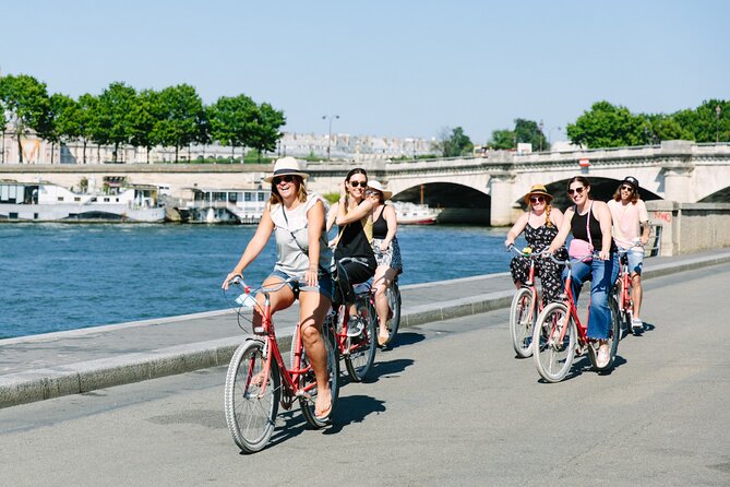 Private Highlights of Paris Bike Tour - Champ de Mars: Eiffel photos without the rush