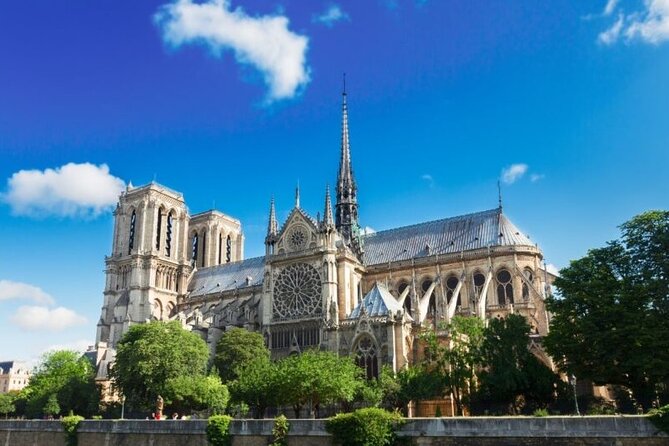 Private Highlights of Paris Tuk-Tuk Experience - Notre-Dame area and the restorations since 2019