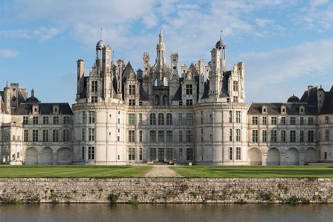 Private Loire Valley Day Trip: Chambord, Chenonceau & Clos Lucé - Key highlights at a glance