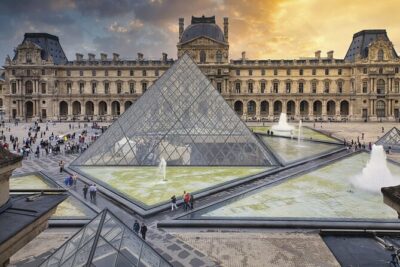 Private Louvre Museum Guided Tour - Timed entry included - Finding your group: meeting at the Louvre pyramid area