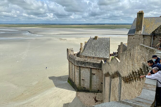 Private Mont Saint-Michel, Normandy D-Day Express trip from Paris - Omaha Beach and the Signal Monument: Seeing the Terrain