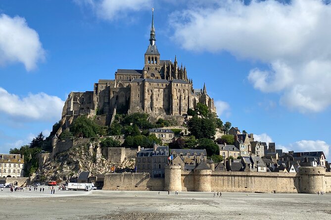 Private Mont Saint-Michel, Normandy D-Day Express trip from Paris - Overlord Museum and Omaha Beach Setup: Context Matters