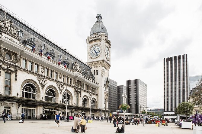 Private One Way Transfer frm Railways Station to Hot in Paris 1-3 - Car Comfort and Luggage: Fit Matters on Arrival Day