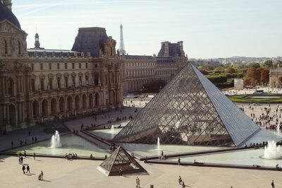 Private Paris Airport Layover with English speaking Chauffeur - Getting picked up at CDG or Orly without the stress