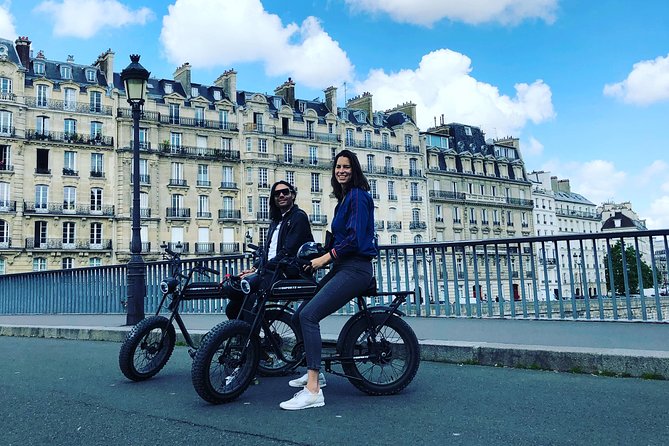 Private Paris electric bike ride with video - Notre-Dame to Place Sainte Catherine: the calm core route