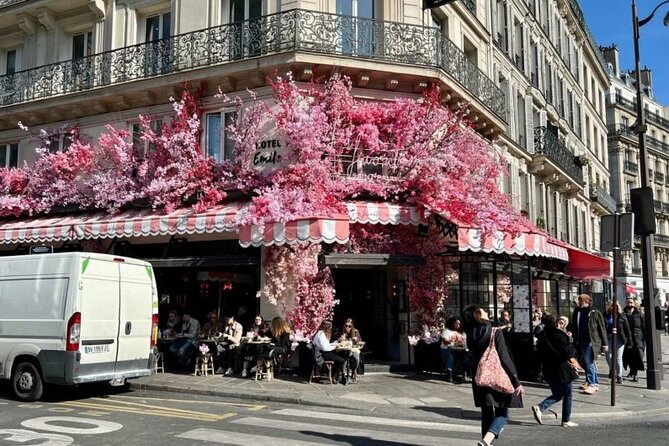Private Parisian Food Tour in Charming Neighborhood Le Marais - Falafel street snack, then French onion soup with wine