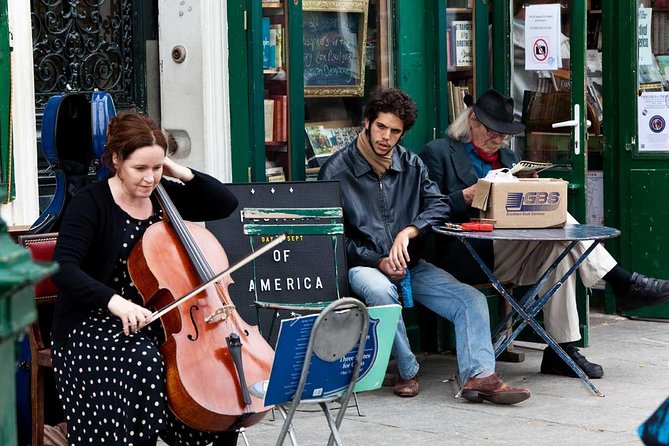 Private Photography Walking Tour of Paris: Latin Quarter or Montmartre - Rain, crowd noise, and keeping momentum
