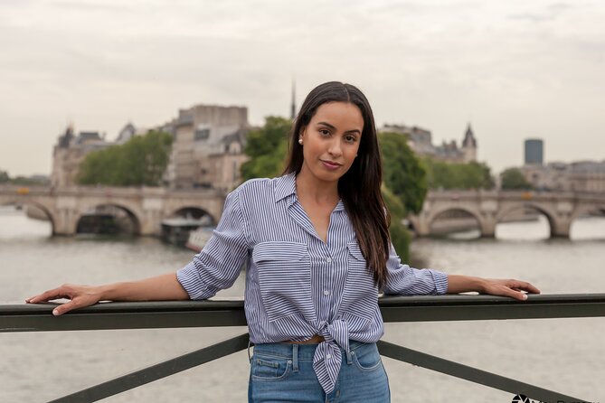 Private Photoshoot at the Louvre area in Paris - Stop-by-stop: Pyramide Du Louvre photos with classic structure