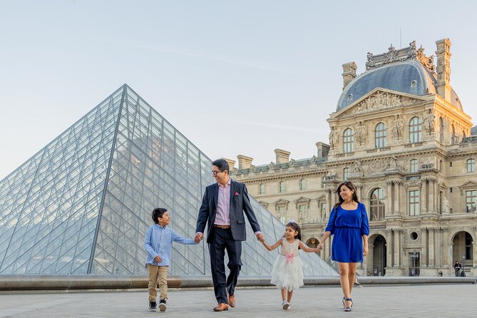 Private Photoshoot at the Louvre area in Paris - Palais-Royal domain: polished gardens with an elegant pace
