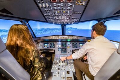 Private Pilotage of a Flight Simulator in Paris - Inside the Session: Briefing, Engines, Takeoff, and Control