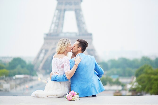 Private Romantic Photoshoot in Paris with Bouquet of Flowers - Meeting at Trocadéro: Where the Shoot Starts