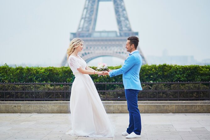 Private Romantic Photoshoot in Paris with Bouquet of Flowers - Who This Shoot Fits Best (And Who Might Want Something Else)