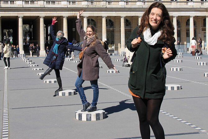 Private Screen to Streets: A TV Show-inspired Paris Walking Tour - Louvre-side Cour Carrée: seeing the edges without getting stuck