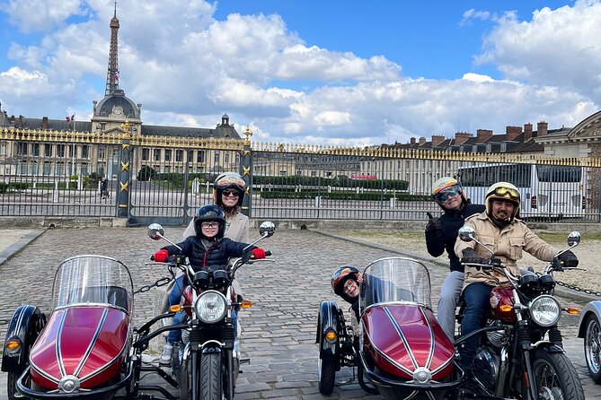 Private Sidecar Tour of the Hidden Gems of Paris - Meeting at Pont de Bir-Hakim: the sidecar starts fast