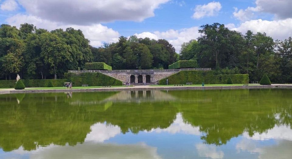 Private tour: Chateaux de Vaux le Vicomte & Fontainebleau - Price and value: what $306 per person really includes