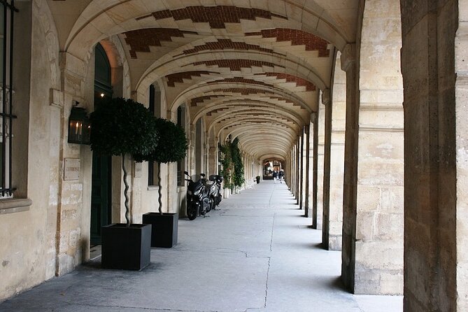 Private Tour in Italian of Paris: Centre, Montmartre, Louvre - A 2-Hour Italian Walk That Actually Makes Paris Make Sense