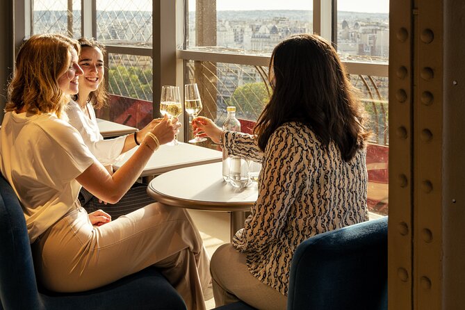 Private Tour, Luxury Eiffel Tower Lunch, Seine Cruise & Louvre - Eiffel Tower Views, Champs de Mars, and an Easy Path Up