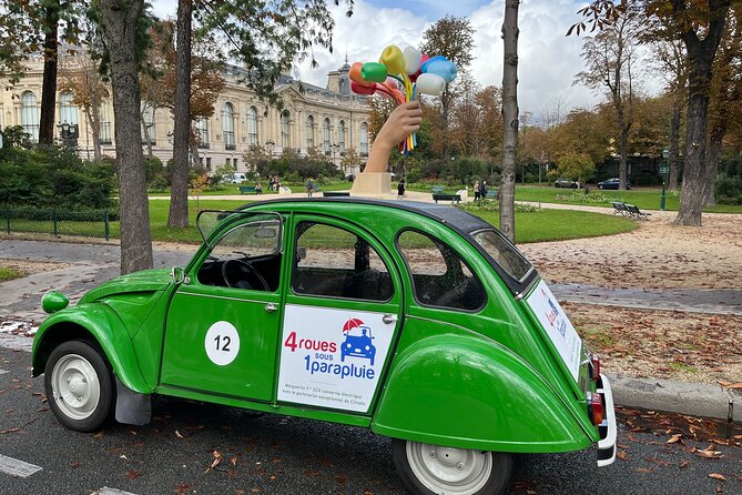 Private tour Paris 3 hours in vintage Citroën 2CV - First contact: where to meet and how pickup usually works