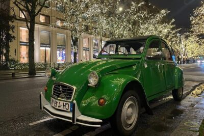 Private tour Paris Christmas lights tour 2 hours in Citroën 2CV - Cruise the holiday sights: Petit Palais to Eiffel Tower without the marathon