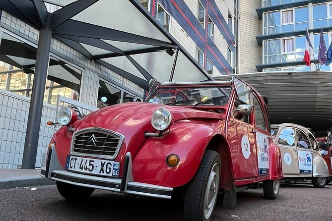 Private tour Paris Sightseeing 2 hours in Citroën 2CV - Day vs night: how the timing changes the whole city