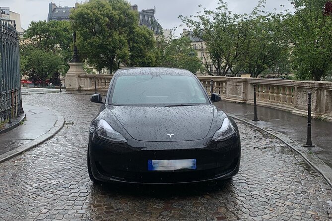 Private Transfer CDG Airport <-> Paris - One way - Getting out of CDG fast: the point of a private chauffeur