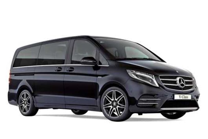 Private Transfer CDG Airport <-> Paris - One way - Comfort perks that are actually practical