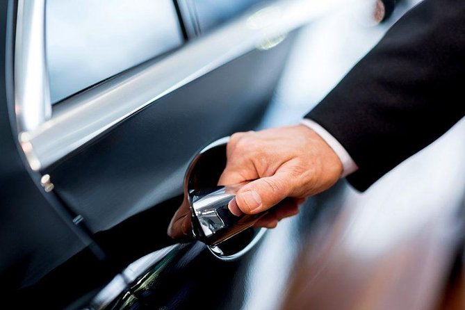 Private transfer from Charles de Gaulle airport to Paris: Premium Service - Small booking choices that prevent big headaches