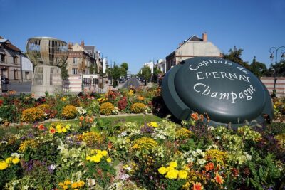 Private transfer from Paris or CDG airport to Reims or Epernay - Inside the Vehicle: Wi‑Fi, Privacy, and a Calm Start