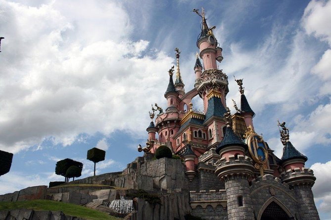 Private Transfer FROM Paris To Disney - Door-to-Door Pickup: Hotels and Airport Terminals