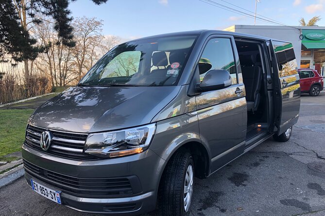 Private Transfer from Roissy CDG Airport to Disneyland Paris - Where to meet at CDG: the name board moment that saves time