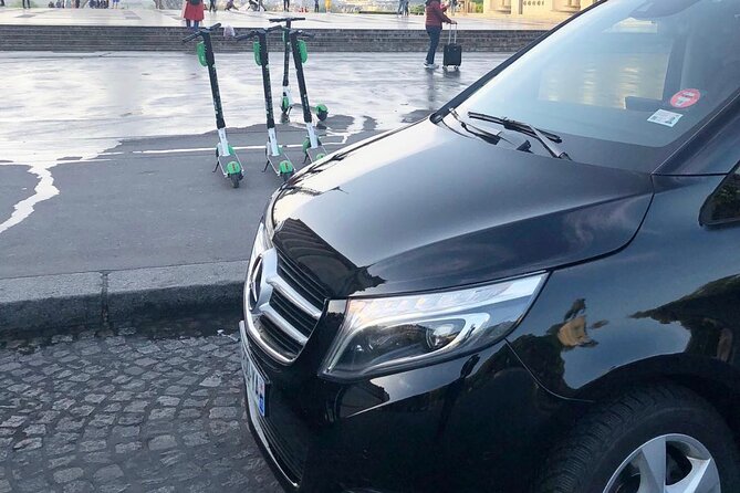 Private Transfer from the City of Paris To Roissy CDG Airport - Communication and driver behavior: the difference between fine and great