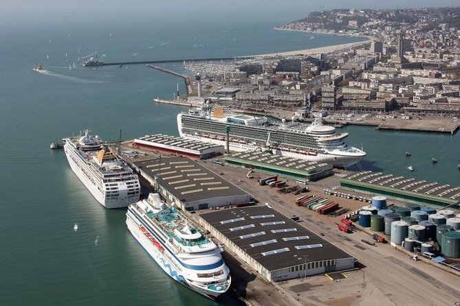 Private Transfer: Paris Airport CDG to Port of LE HAVRE in Business Car - Business car comfort: legroom, luggage space, and calm air conditioning