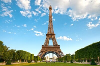 Private Transfers from Paris City to Paris Airport CDG - Meeting Your Driver With a Name Sign in the Hotel Lobby